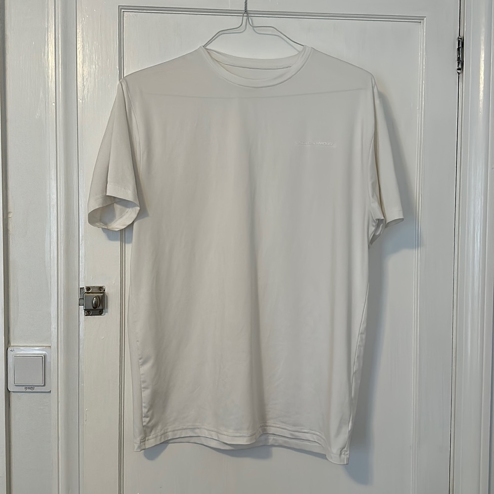 Men’s Under Armor breathable tshirt